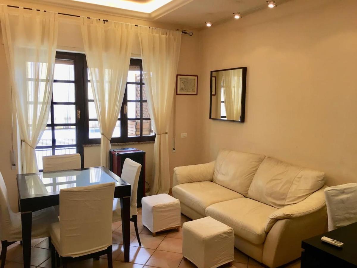 Casa Delfino - Appartamento Centro Storico A Due Passi Dalla Spiaggia & Mare, Porto & Ferrovia Civitavecchia Eksteriør bilde