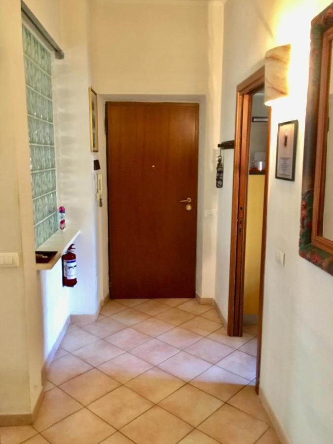 Casa Delfino - Appartamento Centro Storico A Due Passi Dalla Spiaggia & Mare, Porto & Ferrovia Civitavecchia Eksteriør bilde